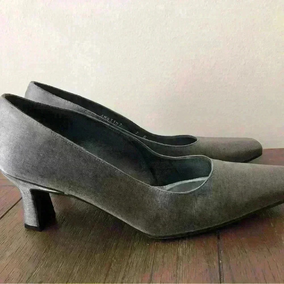 Womens Stuart Weitzman Heels size 7 Vintage - Picture 10 of 10